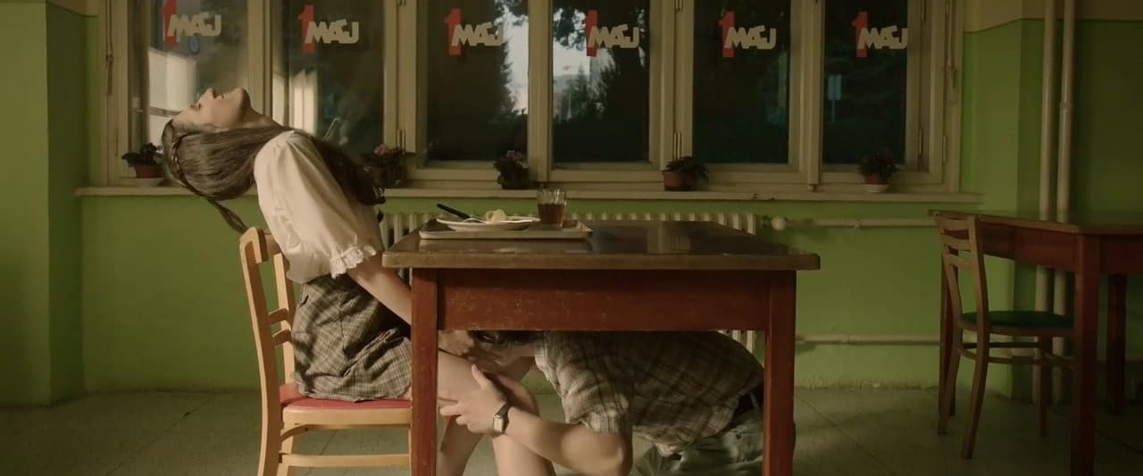 Simona Krainova, Johana Vaskova cleavage movie scene 2015 Simona Krainova, Johana Vaskova cleavage movie scene 2015