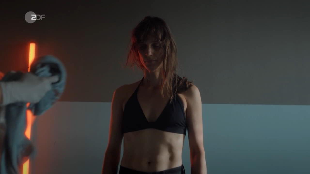 Sophie Lutz topless SOKO Leipzig - S23E01 Sophie Lutz topless SOKO Leipzig - S23E01