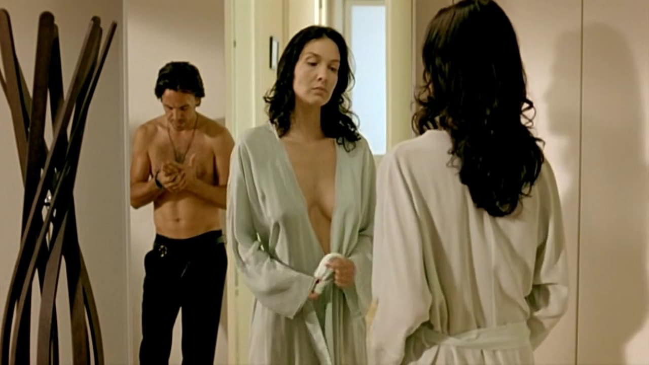 Soraia Chaves bare butt in Call Girl Soraia Chaves bare butt in Call Girl