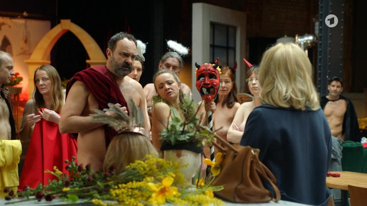 Stephanie Gossger bare butt in Die Kanzlei - S06E02 Stephanie Gossger bare butt in Die Kanzlei - S06E02
