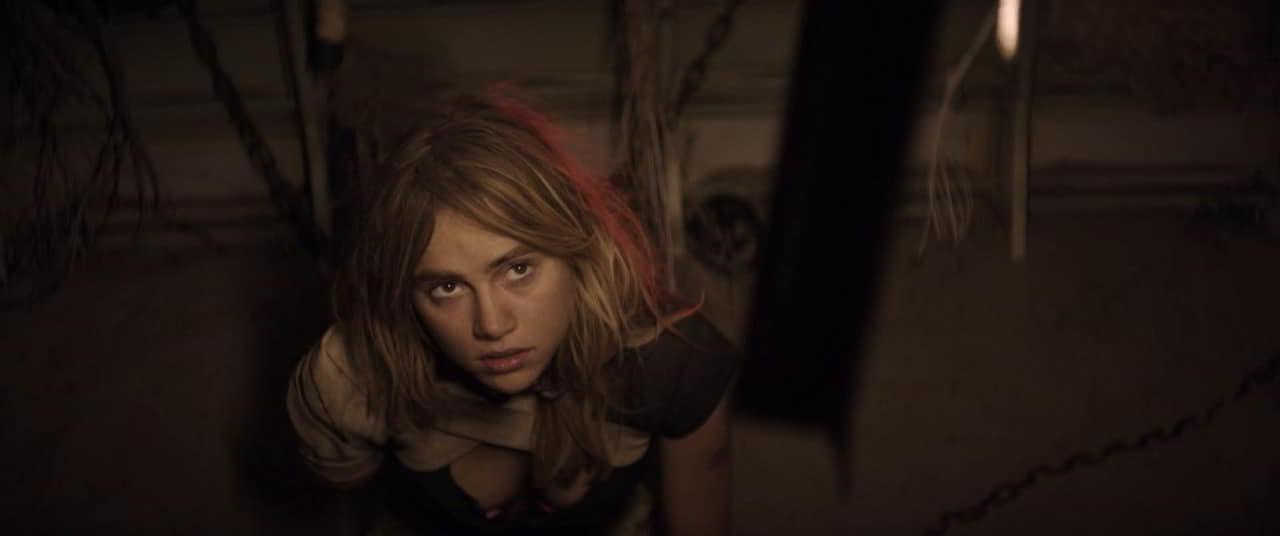 Suki Waterhouse nude scene in The Bad Batch Suki Waterhouse nude scene in The Bad Batch