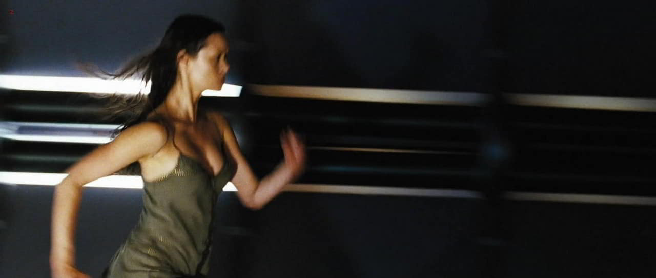 Summer Glau bare butt in Serenity Summer Glau bare butt in Serenity