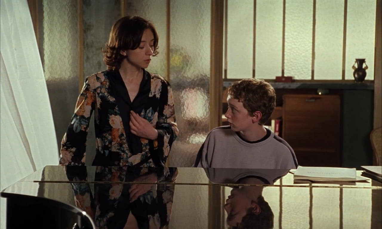 Sylvie Testud bare butt in Tomorrow We Move Sylvie Testud bare butt in Tomorrow We Move