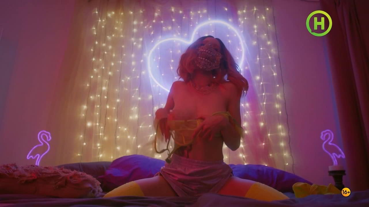 Taisiya cleavage movie scene 2020 Taisiya cleavage movie scene 2020