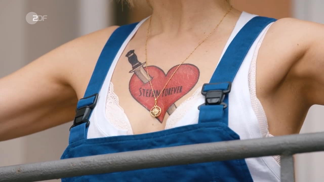 Tanja Wedhorn cleavage movie scene 2022 Tanja Wedhorn cleavage movie scene 2022