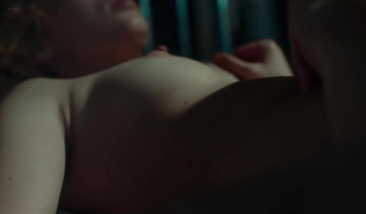 Tecla Insolia, Alma Noce cleavage movie scene 2025 Tecla Insolia, Alma Noce cleavage movie scene 2025