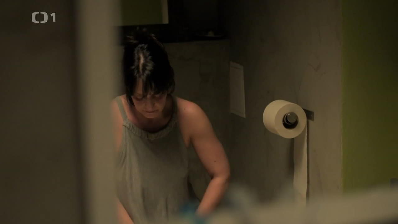 Tereza Brodska nude scene in Jak si nepodelat zivot - S01E03 Tereza Brodska nude scene in Jak si nepodelat zivot - S01E03