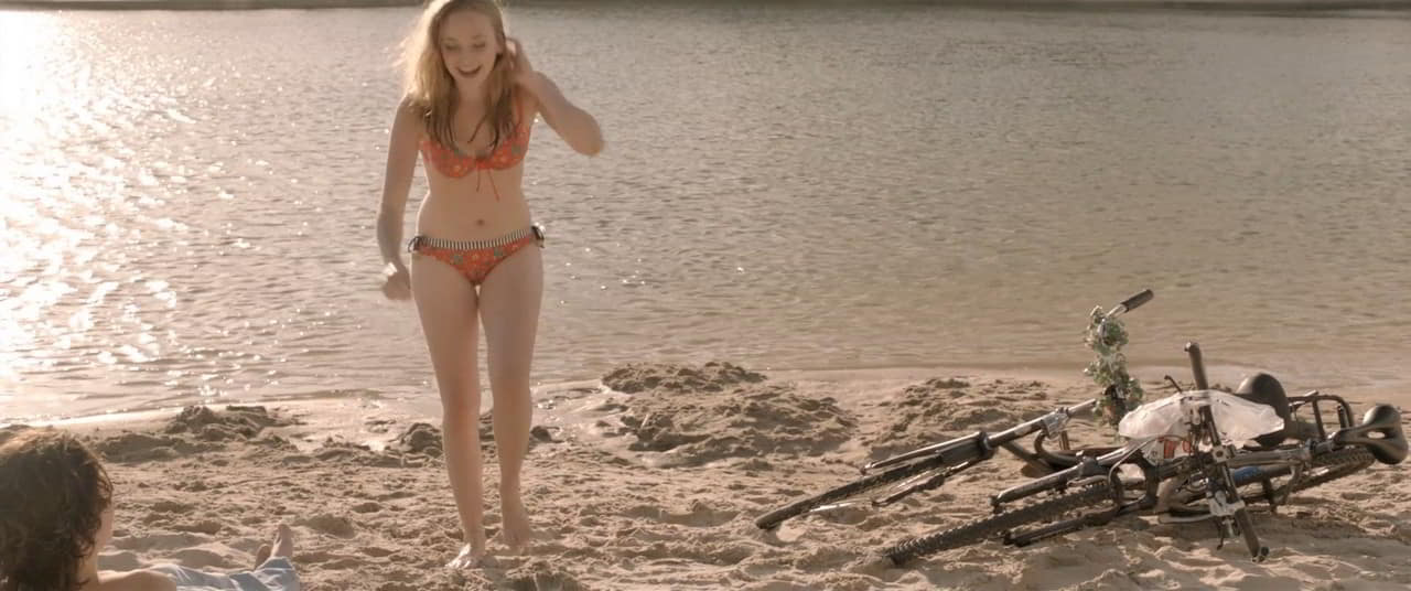 Tjitske Reidinga topless De verbouwing Tjitske Reidinga topless De verbouwing