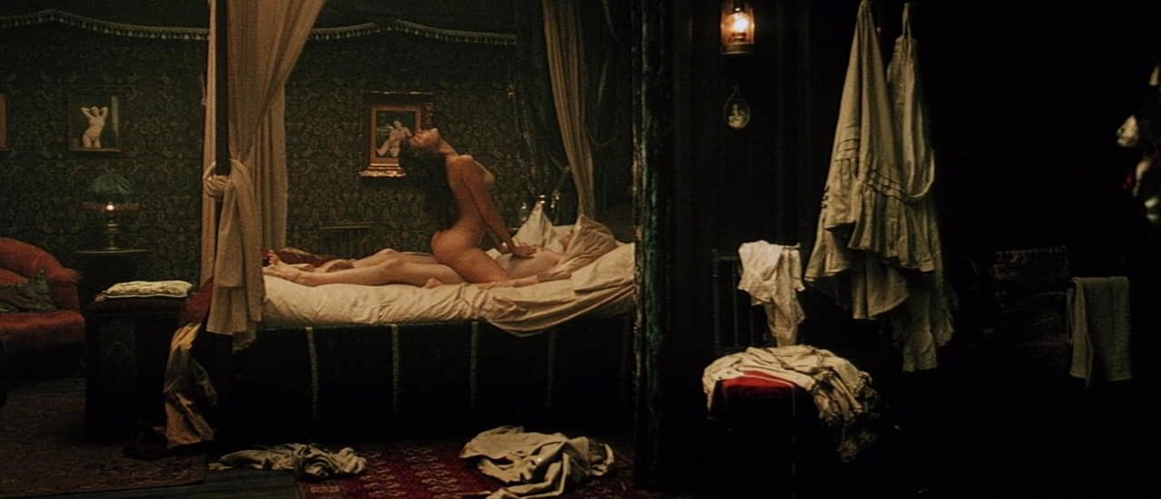 Vahina Giocante nude scene in Blueberry Vahina Giocante nude scene in Blueberry
