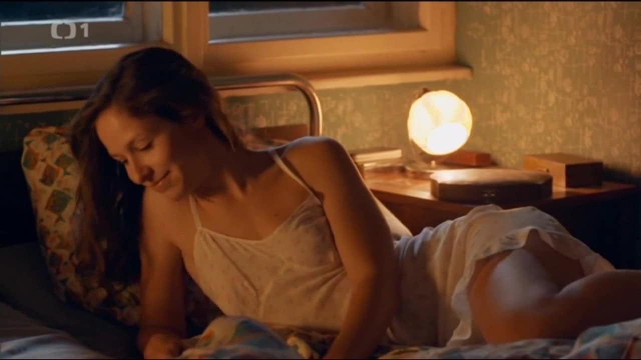 Veronika Kubarova bare butt in Skoda lasky - S01E07 Veronika Kubarova bare butt in Skoda lasky - S01E07