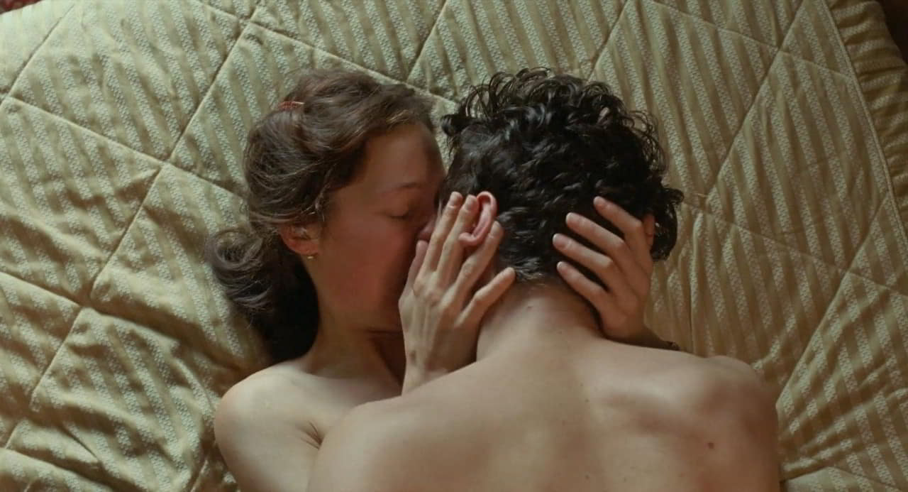 Vicky Krieps cleavage movie scene 2020 Vicky Krieps cleavage movie scene 2020