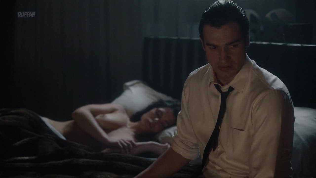 Victoria Abbott bare butt in American Playboy: The Hugh Hefner Story - S01E06 Victoria Abbott bare butt in American Playboy: The Hugh Hefner Story - S01E06