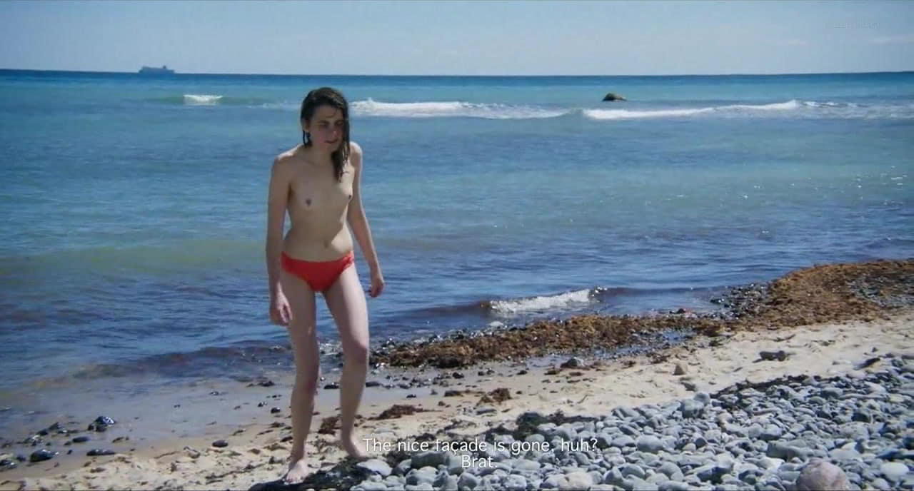Victoria Carmen Sonne, Emma Sehested Hoeg, Charlotte Munch bare butt in Sombra Victoria Carmen Sonne, Emma Sehested Hoeg, Charlotte Munch bare butt in Sombra