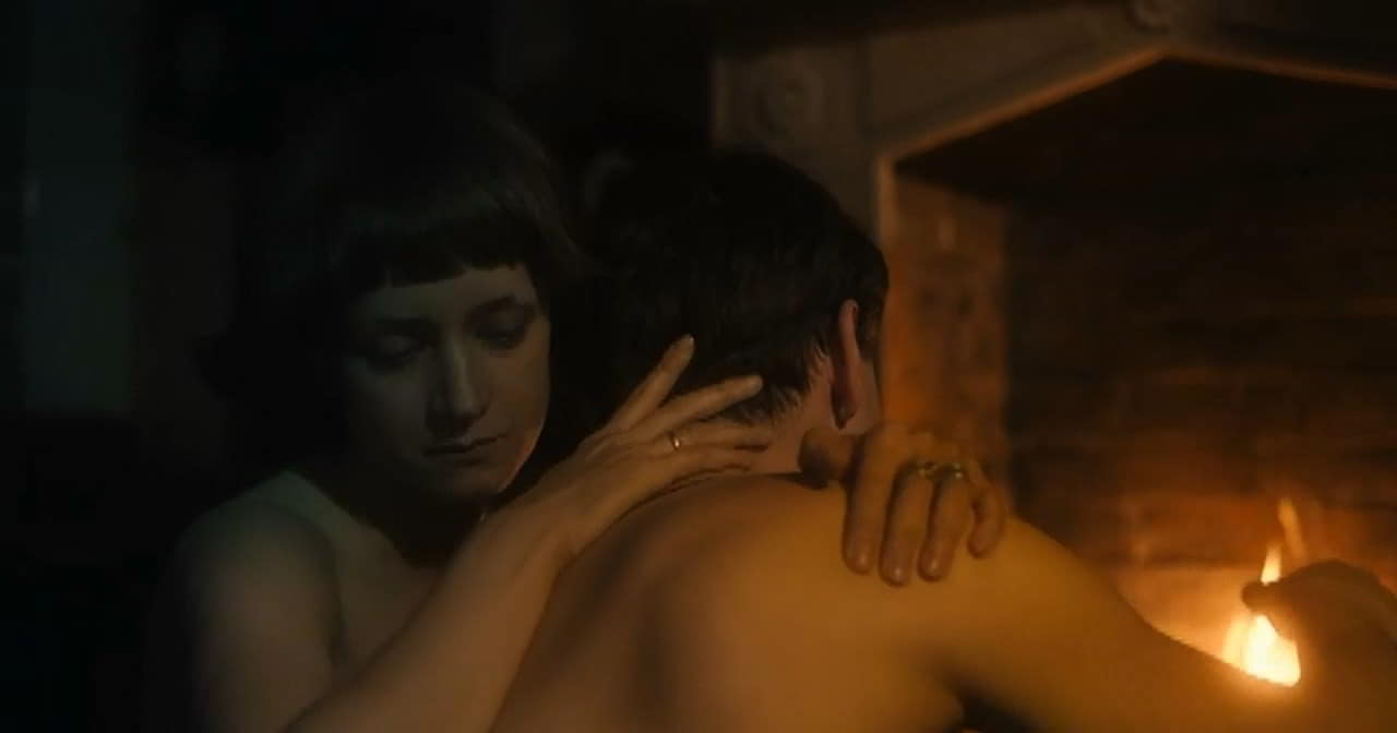 Viktoriya Isakova bare butt in Zerkala Viktoriya Isakova bare butt in Zerkala