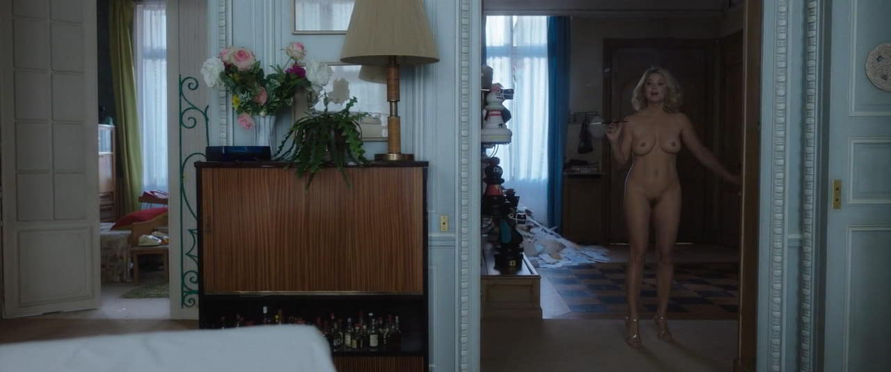 Virginie Efira cleavage movie scene 2021 Virginie Efira cleavage movie scene 2021