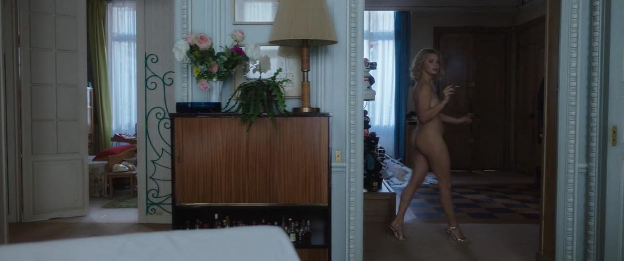 Virginie Efira bare butt in En attendant Bojangles Virginie Efira bare butt in En attendant Bojangles
