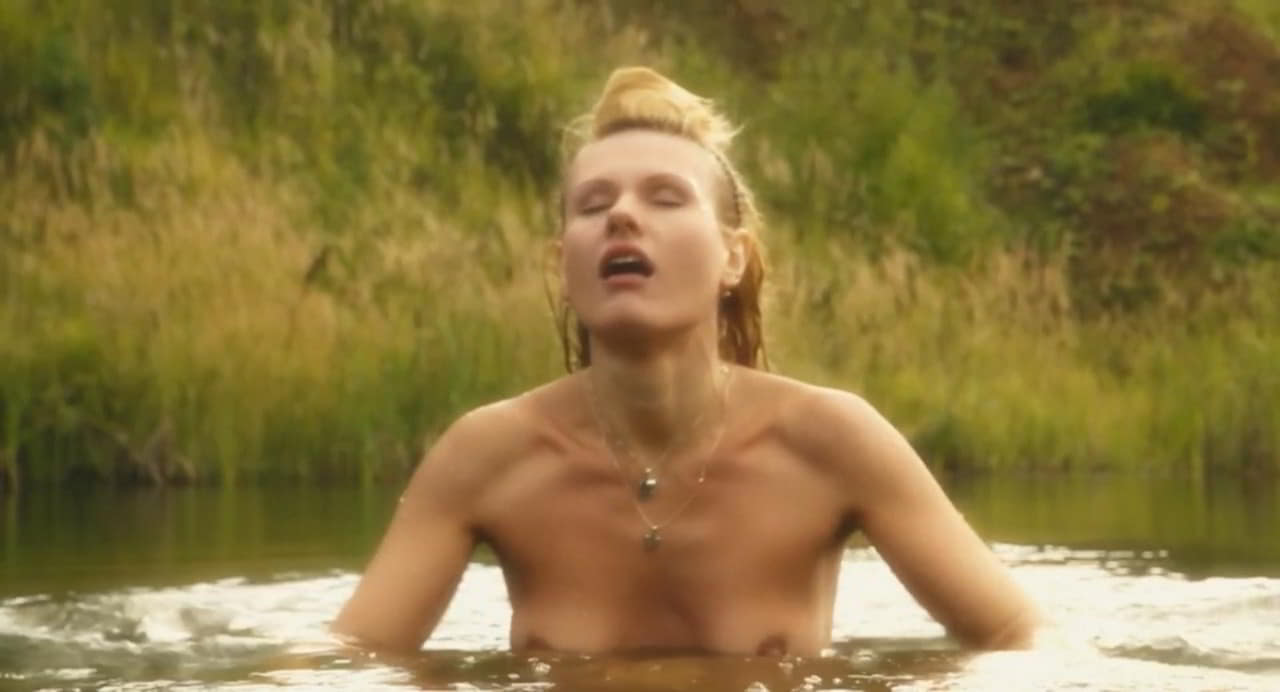 Yulia Yanovskaya topless God of Japan Yulia Yanovskaya topless God of Japan