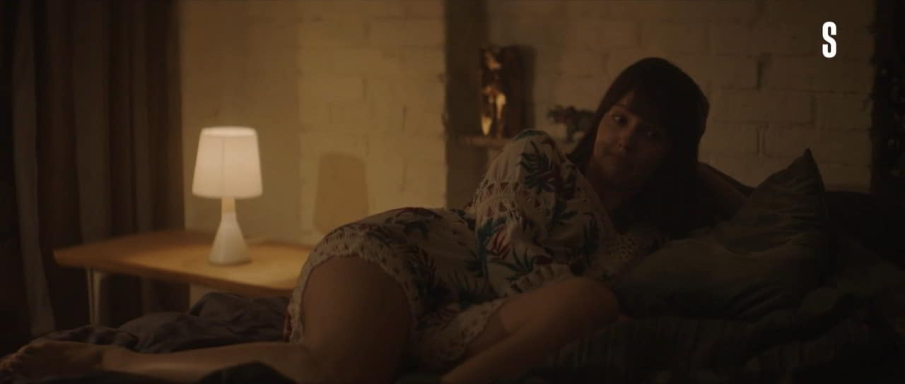 Yuliya Khlynina cleavage movie scene 2021 Yuliya Khlynina cleavage movie scene 2021