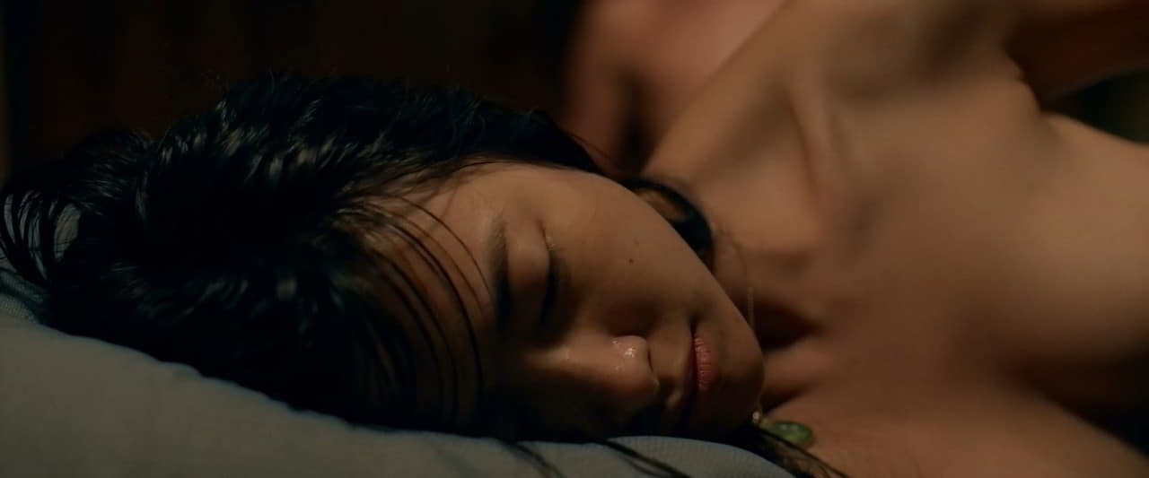 Zhu Zhu cleavage movie scene 2014 Zhu Zhu cleavage movie scene 2014