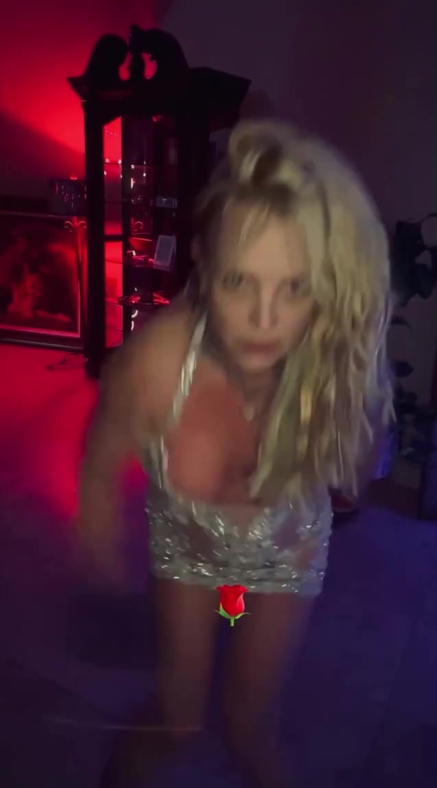 Britney Spears Dances Without Underwear in Sheer Silver Dress Tease topless picture Britney Spears Dances Without Underwear in Sheer Silver Dress Tease topless picture