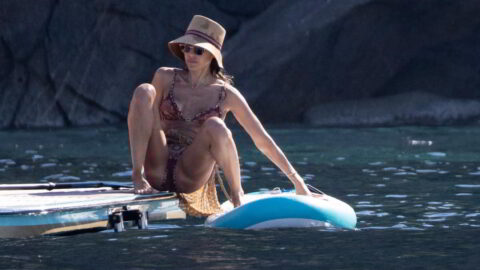 Jessica Alba Flaunts Bare Cheeks Locks Lips in Italy 32