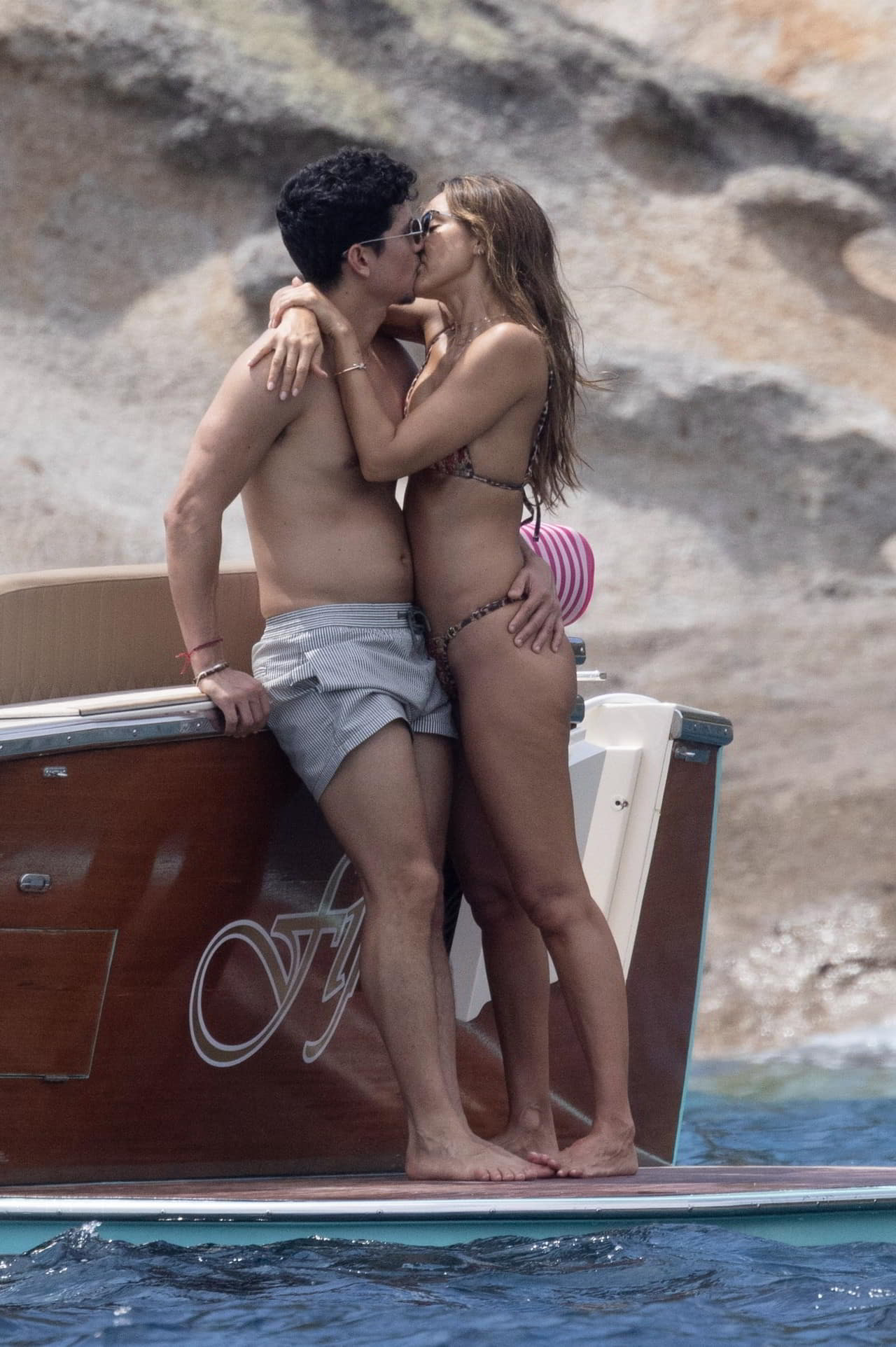 Watch Jessica Alba Flaunts Bare Cheeks & Locks Lips in Italy naked video Watch Jessica Alba Flaunts Bare Cheeks & Locks Lips in Italy naked video