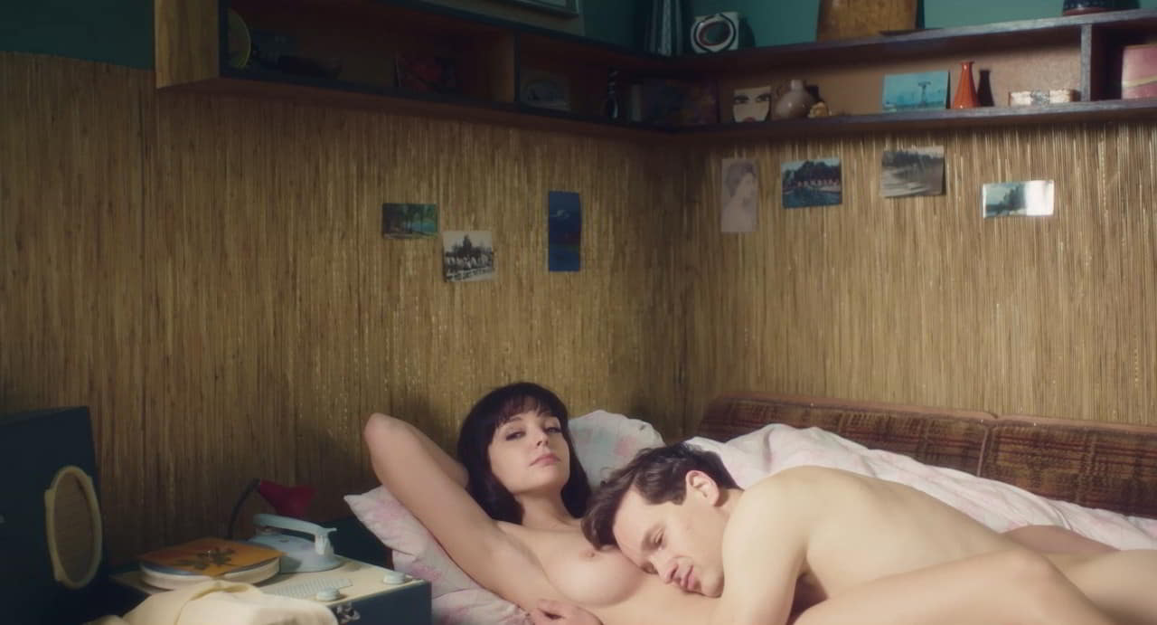 Maria Debska cleavage movie scene 2021 Maria Debska cleavage movie scene 2021